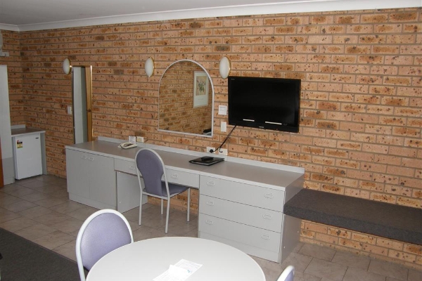 SURESTAY BY BW BLUE DIAMOND MOTOR INN